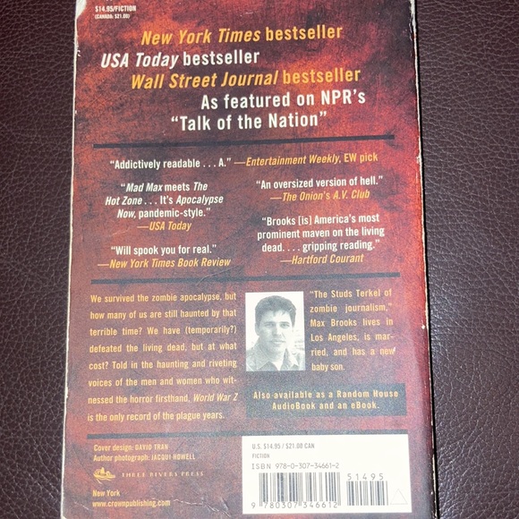 3/$15 World War Z Max Brooks - Picture 2 of 2